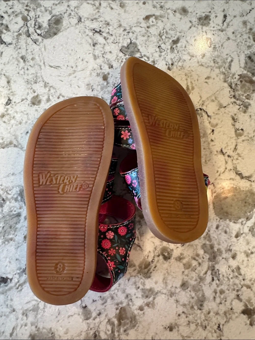 NWOT Western Chief Sandbox Picnic Sandals for Kids. Size 8.